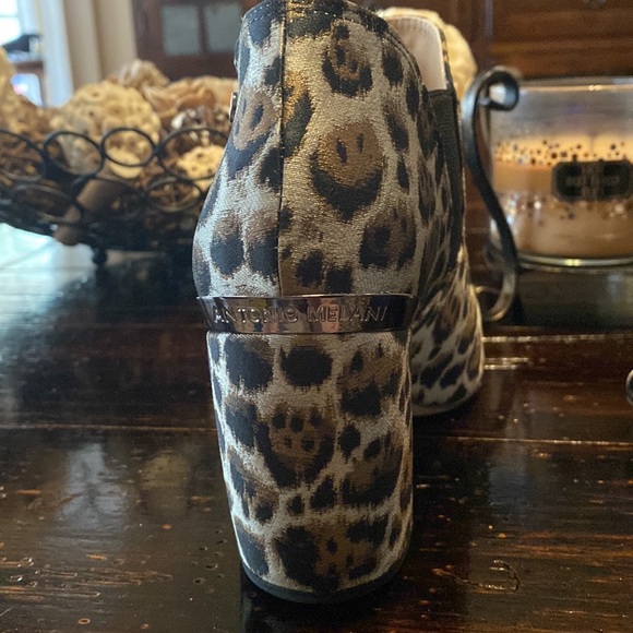 Antonio Melani Leopard Pattern Bootie size 9.5 - Picture 3 of 4